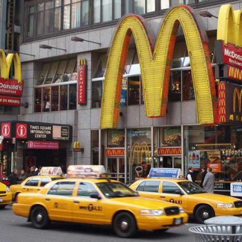 پاورپوینت مک دونالد موفق ترین فست فود جهانی که با استراتژی بازسازی برند خویش جهان را تسخیر کرد